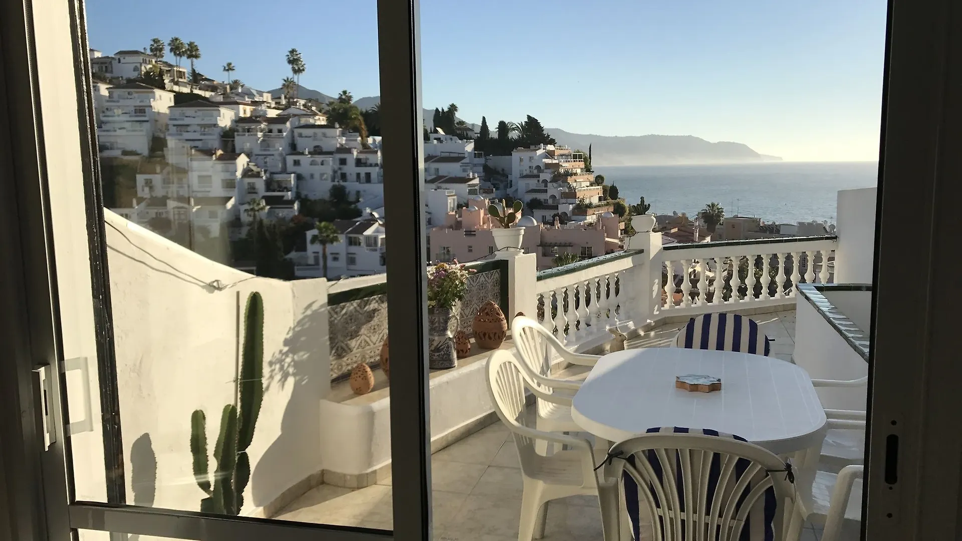 Alamar Burriana Playa Nerja Canovas إسبانيا